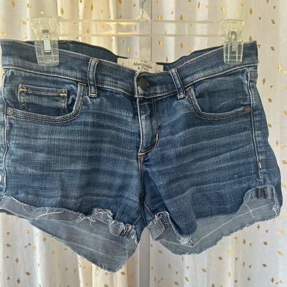 Abercrombie & Fitch Women's 5 Pocket Cuff Raw Hem Medium Wash Denim Shorts 4 27 - Picture 2 of 6